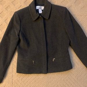 Gorgeous grey wool cropped jacket. Tailored fit. Petite Sophisticate size 2P